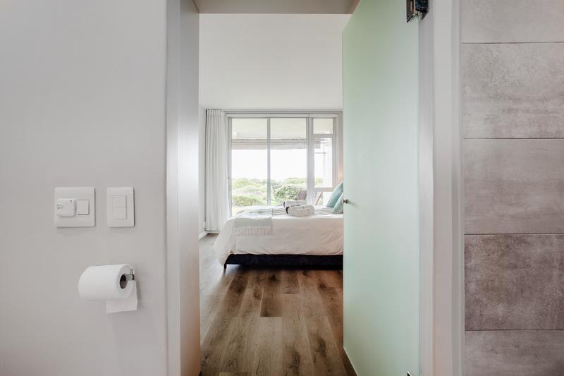 To Let 2 Bedroom Property for Rent in Dolphin Beach Western Cape